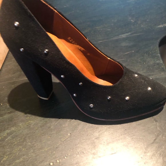 Womens shoes - Picture 2 of 5